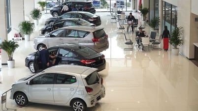 Thị trường ô tô Việt tháng cuối năm: Khuyến mãi lớn để 'hâm nóng' sức mua
