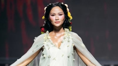 Mehr als 200 Schönheitsköniginnen und Models präsentieren auf der Fashion Week fast 1.000 Designs