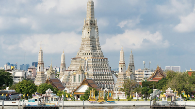 Wat Arun: un hermoso templo en Bangkok, un brillante destino espiritual a orillas del río Chao Phraya.