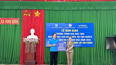 ប្រគល់ផ្ទះជូនគ្រួសារក្រីក្រ និងជិតក្រីក្រនៅទីរួមខេត្ត Ninh Hoa