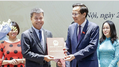 El Sr. Nguyen Van Ba ​​es editor jefe del periódico VietNamNet, dependiente del Ministerio de Minorías Étnicas y Religiones.