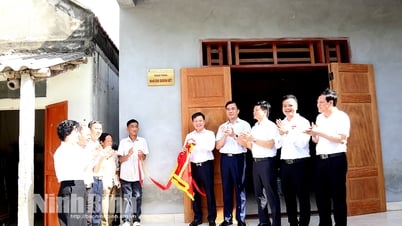 Agribank Ninh Bình trao tặng nhà Đại đoàn kết