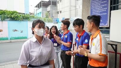 Thi tốt nghiệp THPT: Một thí sinh đau bụng đi cấp cứu được xét đặc cách tốt nghiệp
