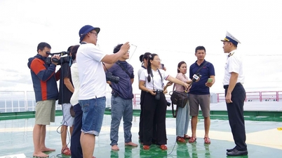 Nhà giàn DK1 trong trái tim người làm báo