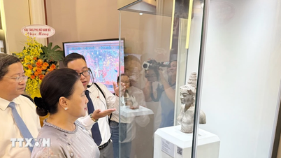 ホーチミン市で初めて公開される国宝17点を鑑賞