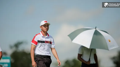 Nguyen Anh Minh asiste al torneo de golf más antiguo del mundo, el Campeonato Amateur.
