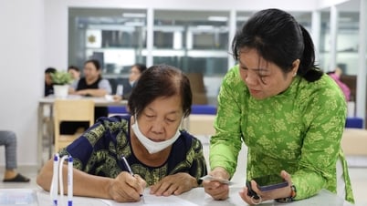 Người dân hài lòng, cán bộ quyết tâm trong ngày đầu tiên vận hành chính quyền hai cấp